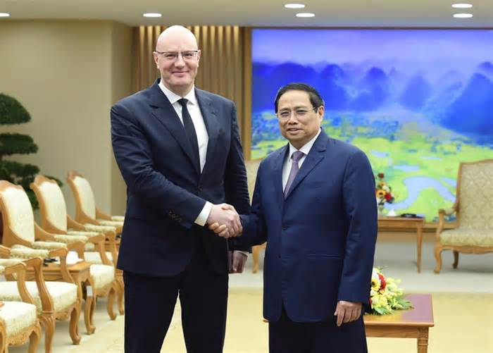 Thủ tướng Phạm Minh Chính nói Việt Nam 'chọn lẽ phải không chọn bên' khi gặp phó thủ tướng Nga
