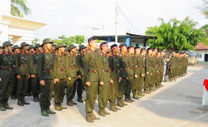 Hàng trăm cán bộ, chiến sĩ, đoàn viên thanh niên hiến máu tại Chủ Nhật Đỏ ở Cần Thơ