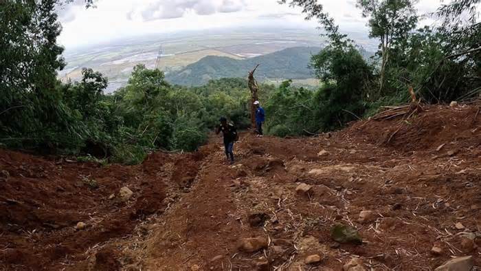 Xuất hiện tình trạng sạt lở núi ở An Giang do mưa lớn kéo dài