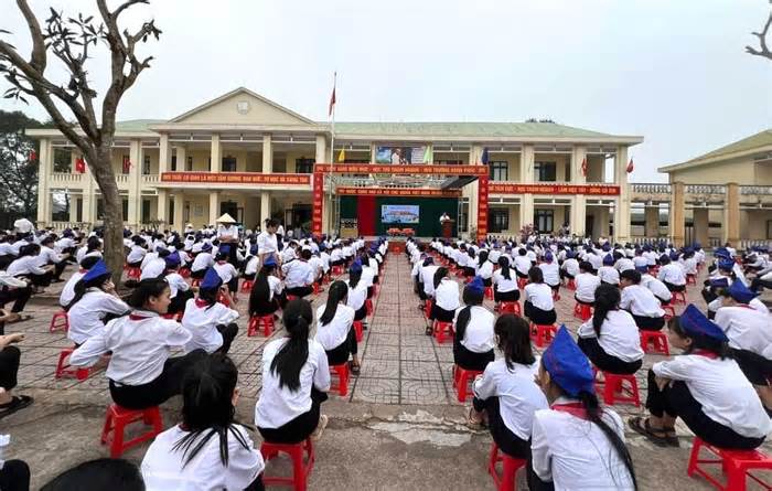 Giáo viên khuyên học sinh không thi lớp 10 để 'đỡ tốn tiền ôn thi' cho phụ huynh