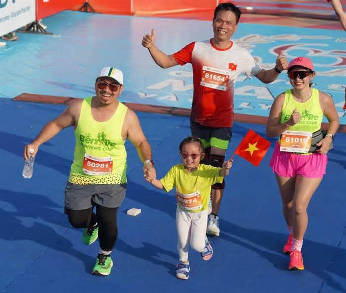 Giải chạy gia đình quy mô lớn lần đầu tiên được tổ chức tại Hà Nội