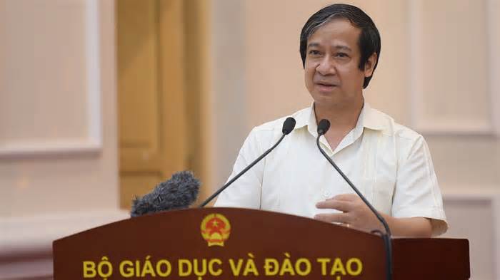 Bộ trưởng Nguyễn Kim Sơn chia buồn với gia đình cô giáo tử nạn ở Hà Giang