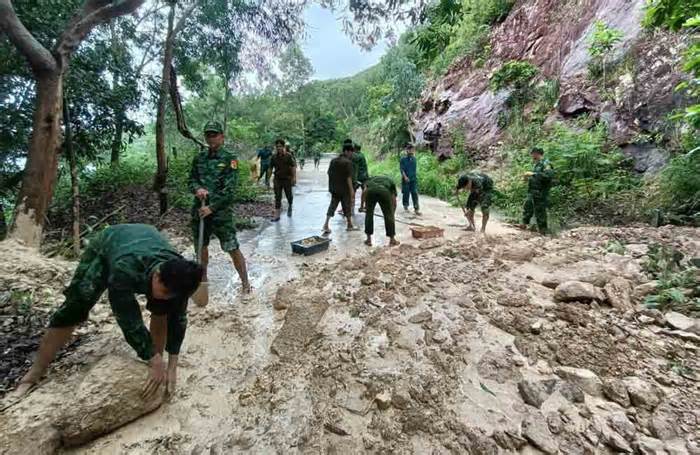 Mưa dông gây hàng chục điểm sạt lở ở xã đảo của Kiên Giang