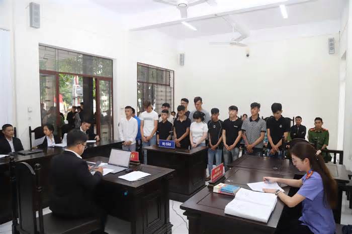 15 thanh thiếu niên ở Lâm Đồng lĩnh án vì gây rối trật tự công cộng