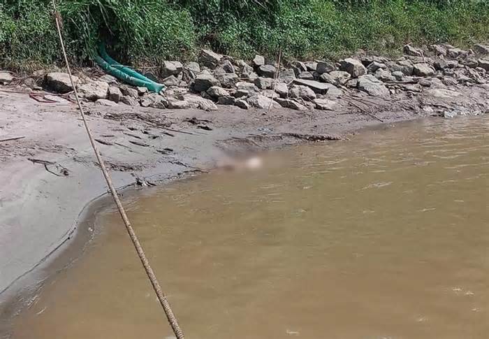 Hà Nội: Phát hiện thi thể nữ giới bị phân nhiều mảnh trên sông Hồng