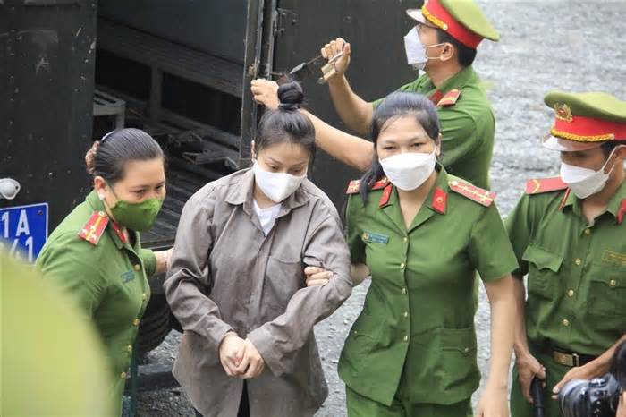 Xử phúc thẩm vụ mẹ kế Nguyễn Võ Quỳnh Trang hành hạ bé 8 tuổi tử vong