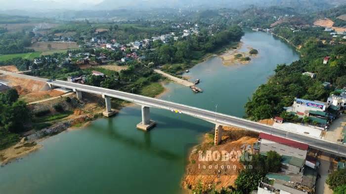 Cầu trăm tỉ giúp xóa cảnh chờ đò vượt sông Gâm tại Tuyên Quang