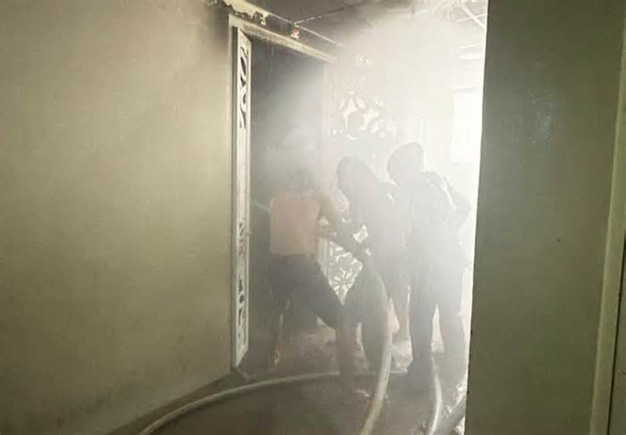 TP.HCM: Cháy căn hộ tầng 18, cư dân hốt hoảng tháo chạy