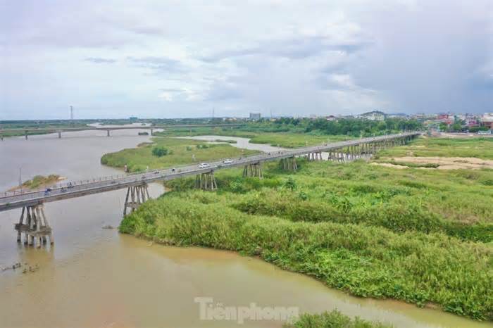 Từ vụ sập cầu Phong Châu: Người dân Quảng Ngãi nơm nớp khi qua cây cầu 60 năm tuổi