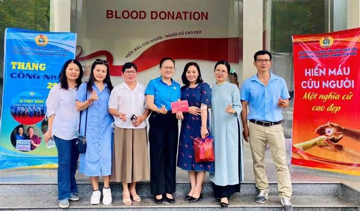 Hàng trăm đoàn viên ở Huế tham gia hiến máu cứu người