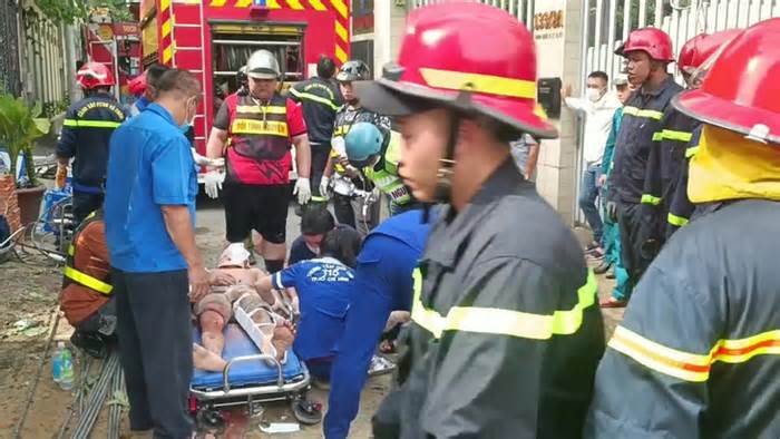 Sập nhà 4 tầng ở quận Bình Thạnh: 2 nạn nhân bị thương nặng, 1 người dập phổi