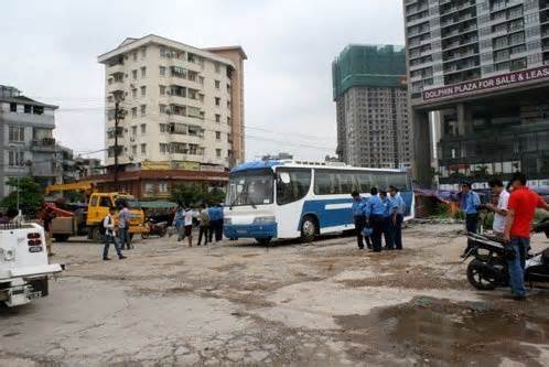 Đề xuất nới lỏng quy định trong bến xe để thu hút xe hợp đồng