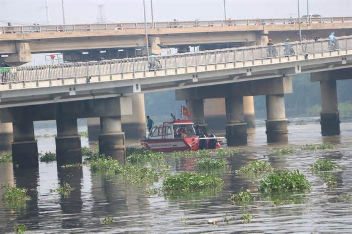 Nhiều cầu ở TPHCM sẽ được nâng tĩnh không để thúc đẩy vận tải trên sông Sài Gòn