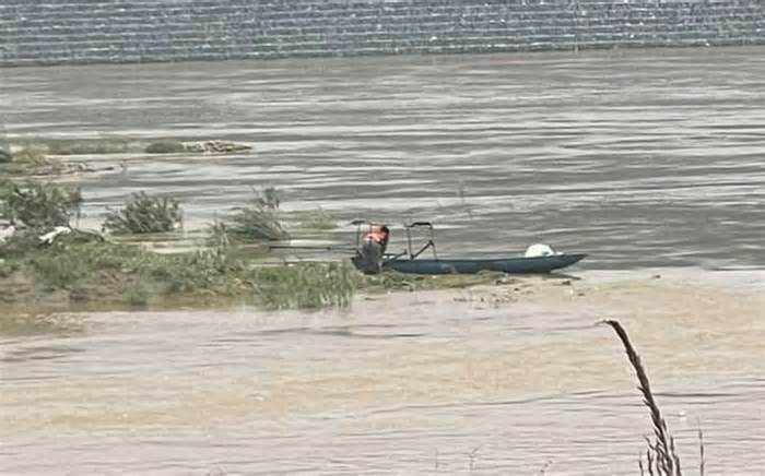 Hai mẹ con bị lũ cuốn trôi: Tìm thấy thi thể người mẹ cách hiện trường hơn 100km