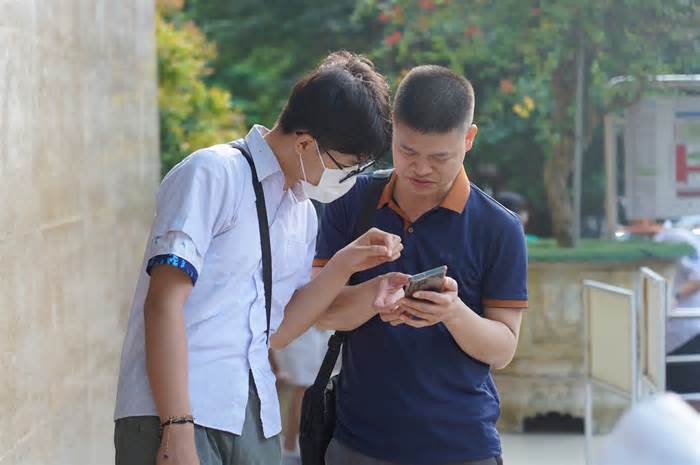 Trường THPT chuyên đầu tiên tại Hà Nội công bố điểm chuẩn tuyển sinh vào lớp 10