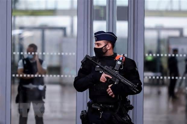Cảnh sát Bỉ, Hà Lan và Đức mở chiến dịch truy quét khủng bố