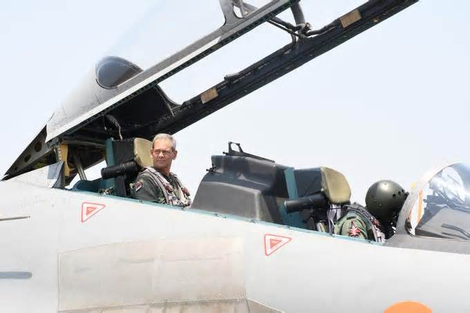 Tướng Mỹ ngồi trên tiêm kích Su-30 trong cuộc tập trận chung Ấn-Mỹ