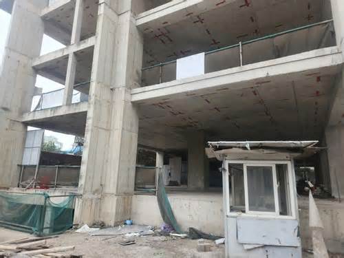 Nhà 28 tầng ở Hà Nội bỏ hoang nhiều năm trên 'đất vàng' đường Láng Hạ