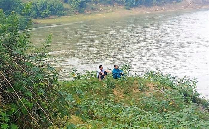 Hai anh em đuối nước khi tắm sông ở Nghệ An