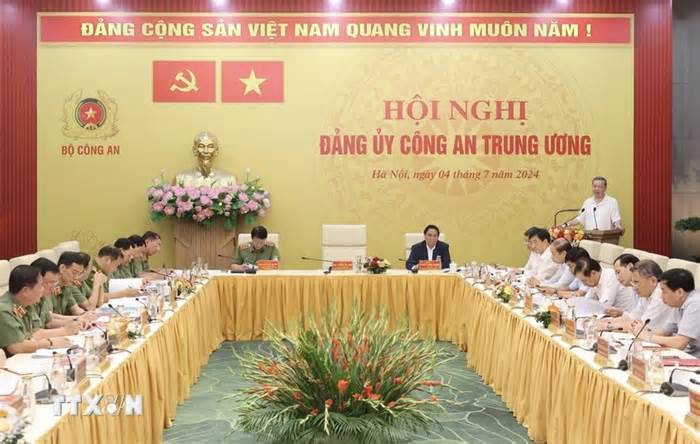 Chủ tịch nước Tô Lâm: Không ngừng tăng cường mối quan hệ gắn bó máu thịt giữa công an với nhân dân