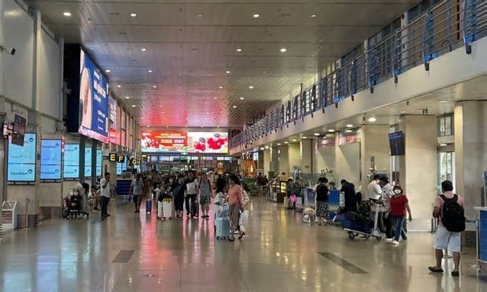 Sân bay Tân Sơn Nhất thông thoáng trong ngày 30.4