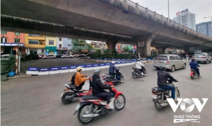 Gầm cầu Vĩnh Tuy, Hà Nội: Tổ chức giao thông kiểu 'sống chết mặc bay'?
