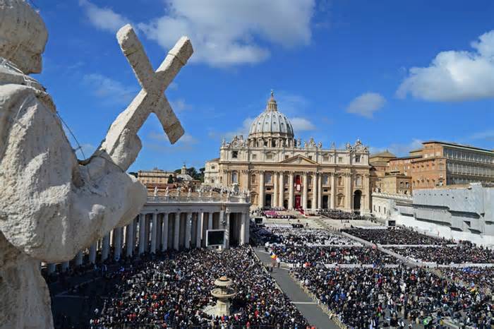 Thành quốc Vatican và Tòa thánh khác nhau thế nào?
