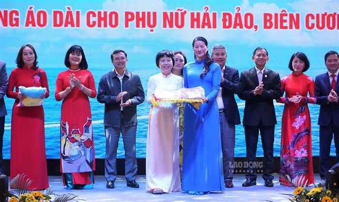 Công đoàn Dầu khí Việt Nam tôn vinh nữ công nhân viên ngày 8.3
