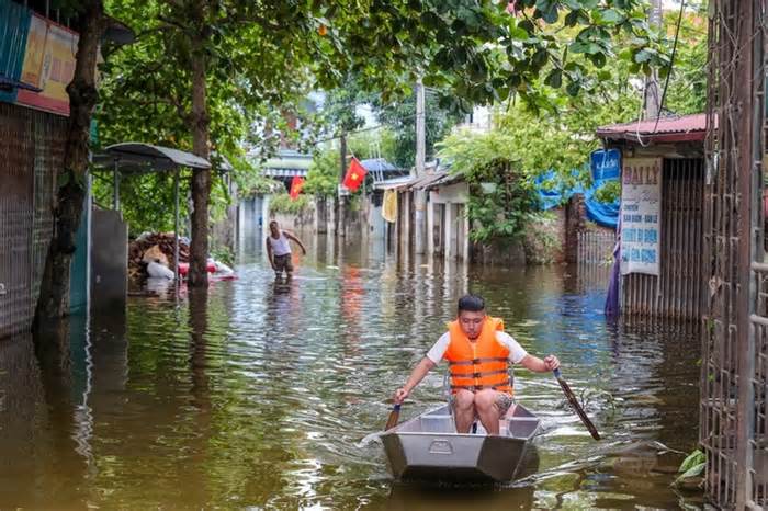 Hà Nội: Sau bão số 3, vẫn còn trên 3.000 người dân sơ tán do ngập lụt