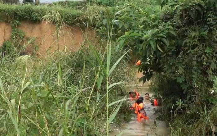 Đi qua tràn trong lũ, một thanh niên ở Thanh Hóa tử vong