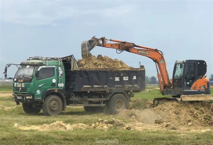 Vụ lợi dụng cải tạo ruộng để bán đất: Dừng việc cải tạo