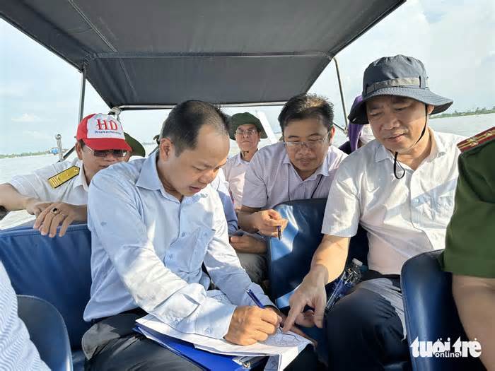 Chủ tịch tỉnh Đồng Tháp kiểm tra 7 khu mỏ cát phân bổ cho cao tốc