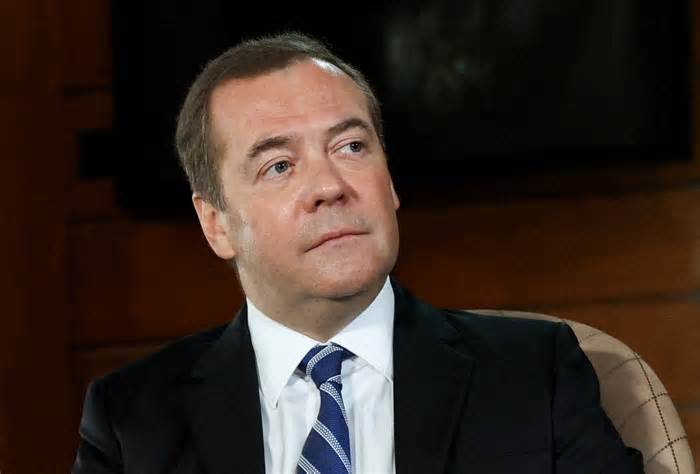 Ông Medvedev cảnh báo để phương Tây nếm hậu quả từ vũ khí Nga