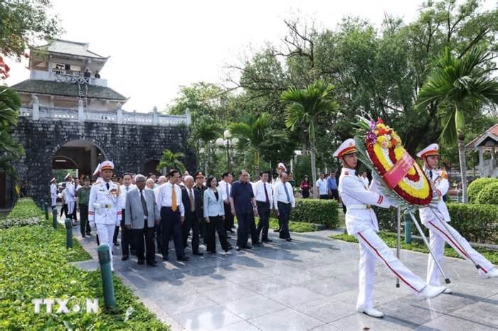 Lãnh đạo Đảng, Nhà nước tri ân các Anh hùng, liệt sĩ tại Điện Biên Phủ