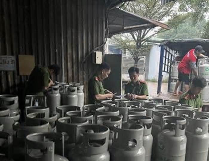 Triệt phá điểm sang chiết gas giả số lượng lớn tại Đồng Nai