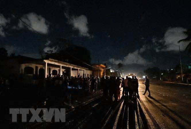 Cuba gặp sự cố mất điện trên diện rộng lần thứ hai trong vòng 5 ngày