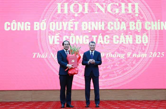 Công bố quyết định của Bộ Chính trị về công tác cán bộ ở Thái Nguyên