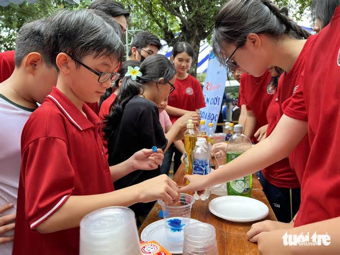 Sống ở thành phố lớn, không dám sinh con thêm vì nuôi chẳng nổi