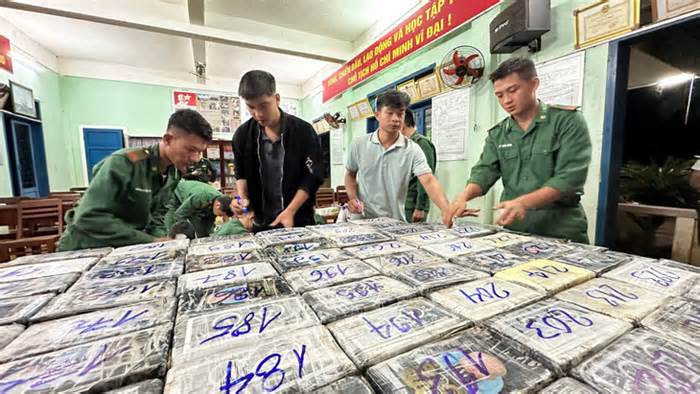 Gần 300kg ma túy dạt vào bờ biển Quảng Ngãi