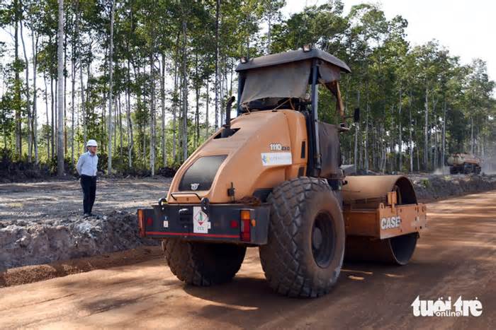 Cao tốc Biên Hòa - Vũng Tàu qua Đồng Nai: Nhà thầu thi công gặp khó