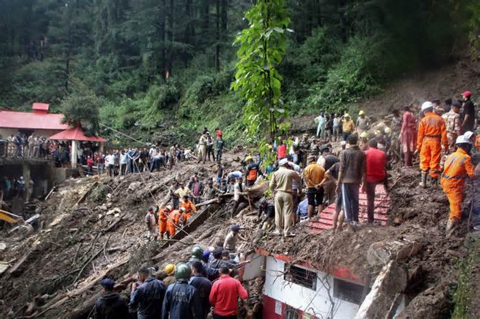 Ấn Độ lại mưa lớn kỷ lục, lũ lụt, lở đất làm ít nhất 58 người chết