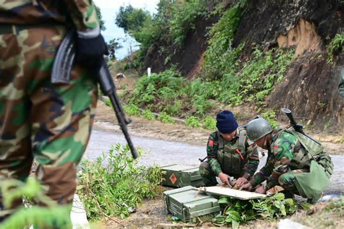 Chính quyền quân sự Myanmar mất kiểm soát một số vùng lãnh thổ rộng lớn?