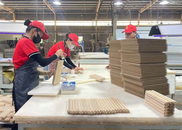 Doanh nghiệp ở TPHCM tìm thêm đơn hàng, chuẩn bị sản xuất sau Tết