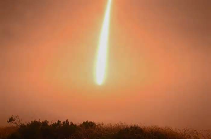 Mỹ liên tiếp phóng thử tên lửa đạn đạo xuyên lục địa 6.700 km