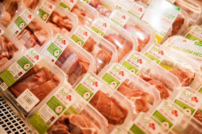 Thịt heo sạch từ mô hình chăn nuôi feed - farm - food