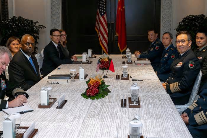 Bộ trưởng Quốc phòng Mỹ - Trung thẳng thắn trao đổi về vấn đề Đài Loan và Biển Đông