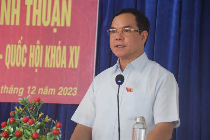 Chủ tịch Tổng Liên đoàn Lao động Việt Nam Nguyễn Đình Khang tiếp xúc cử tri Ninh Thuận