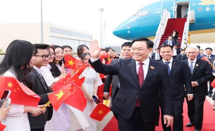 Chuyến thăm Trung Quốc của Chủ tịch Quốc hội Vương Đình Huệ có tầm quan trọng đặc biệt