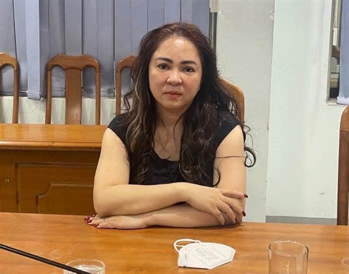 Tòa ra quyết định tạm giam bà Nguyễn Phương Hằng 60 ngày để chuẩn bị xét xử