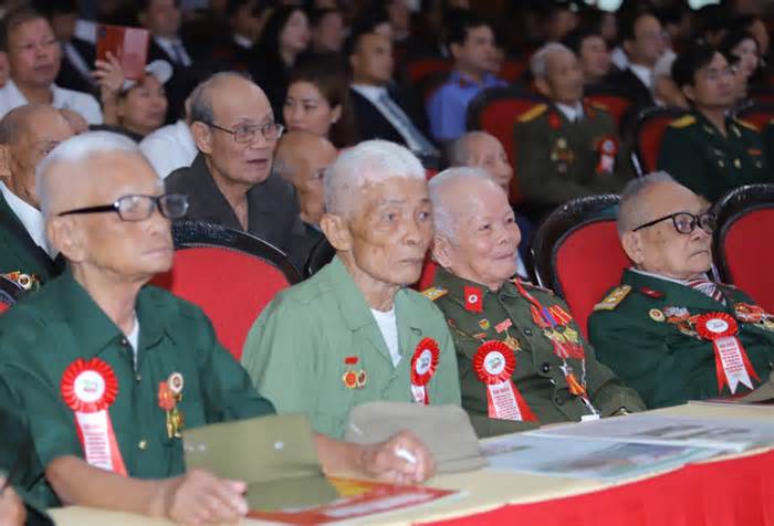 Tri ân người có công ở chiến dịch Điện Biên Phủ tại tỉnh đóng góp 200.000 dân công
